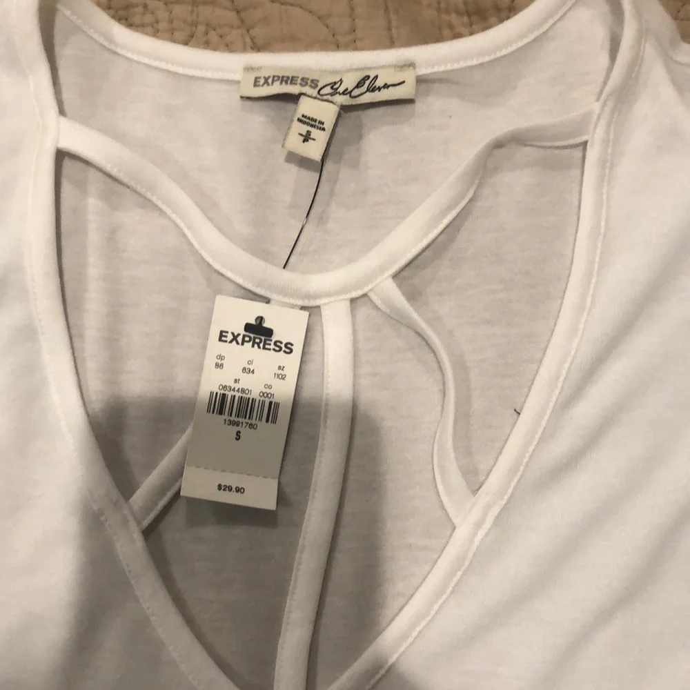 Express TShirt - Picture 3 of 6